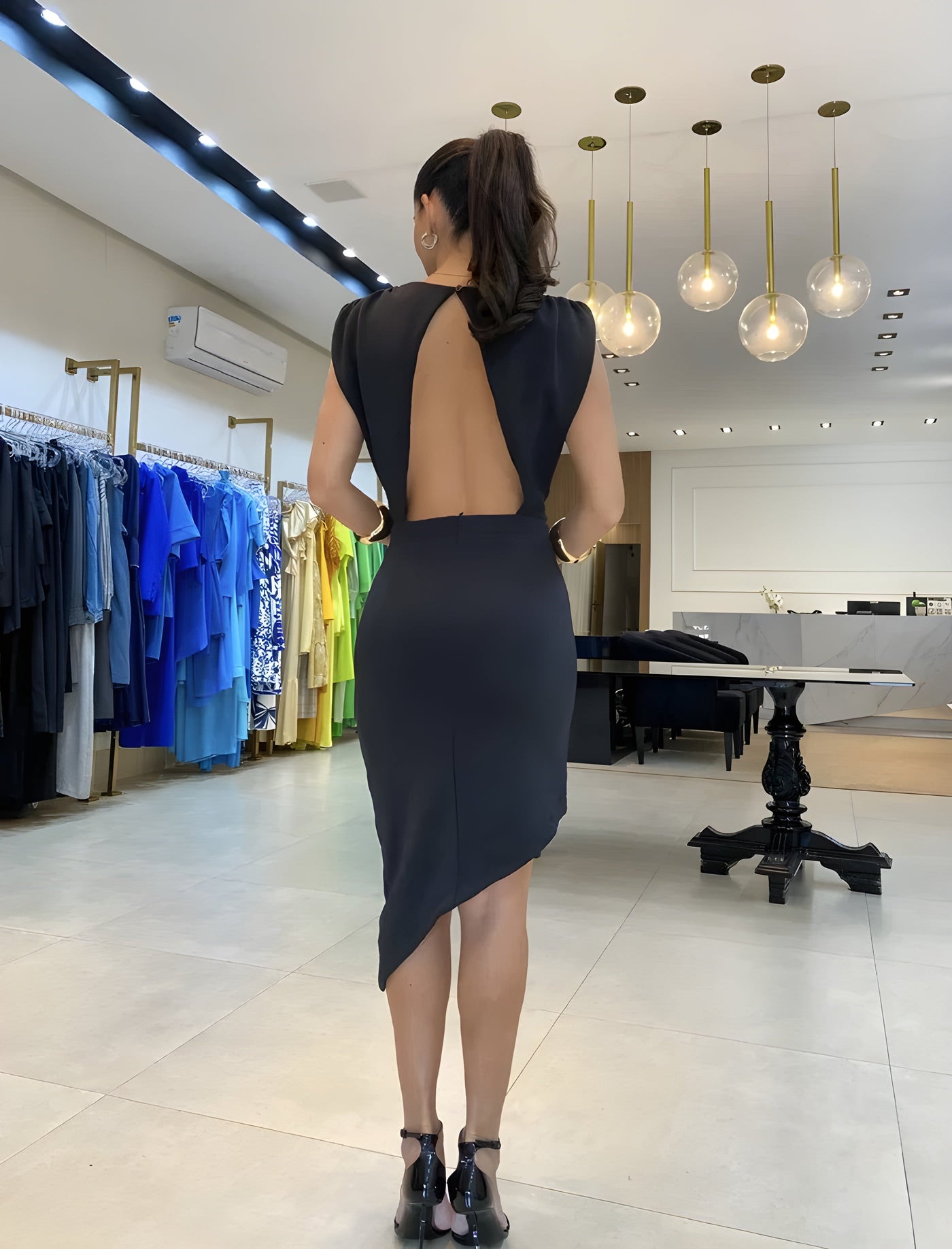 Elna™ - Eleganta kleita