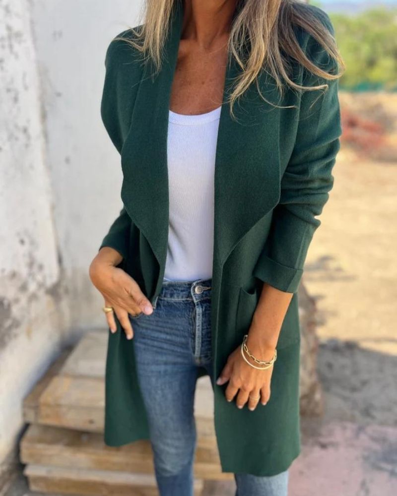 Eleganta adīta jaka Claudia – tava modes nepieciešamība!